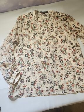 🐦Sweet Rain Cream Floral Henley Blouse with Rust and Green Accents